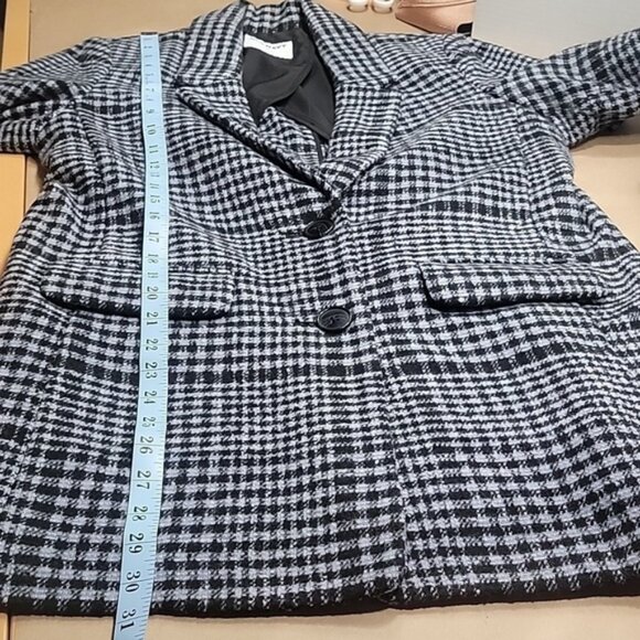 Old Navy, Size M, Soft-Brushed Oversized Blazer, Black, Gray-Blue Plaid, EUC - Picture 9 of 12